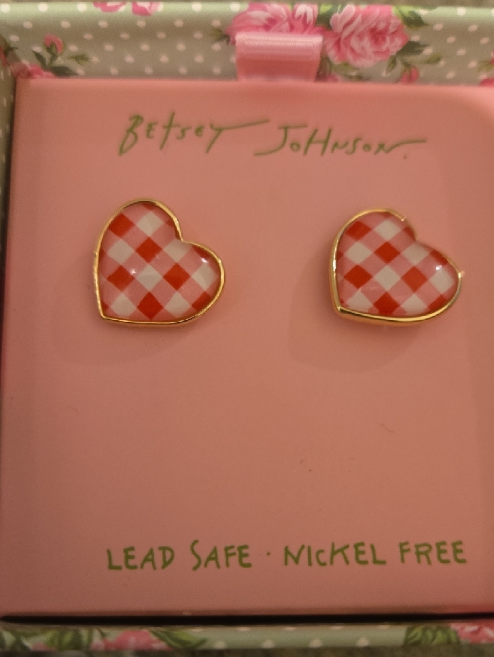 Betsey Johnson Red and White Gingham Heart Stud Earrings Nickel Free Brand New - Picture 3 of 3